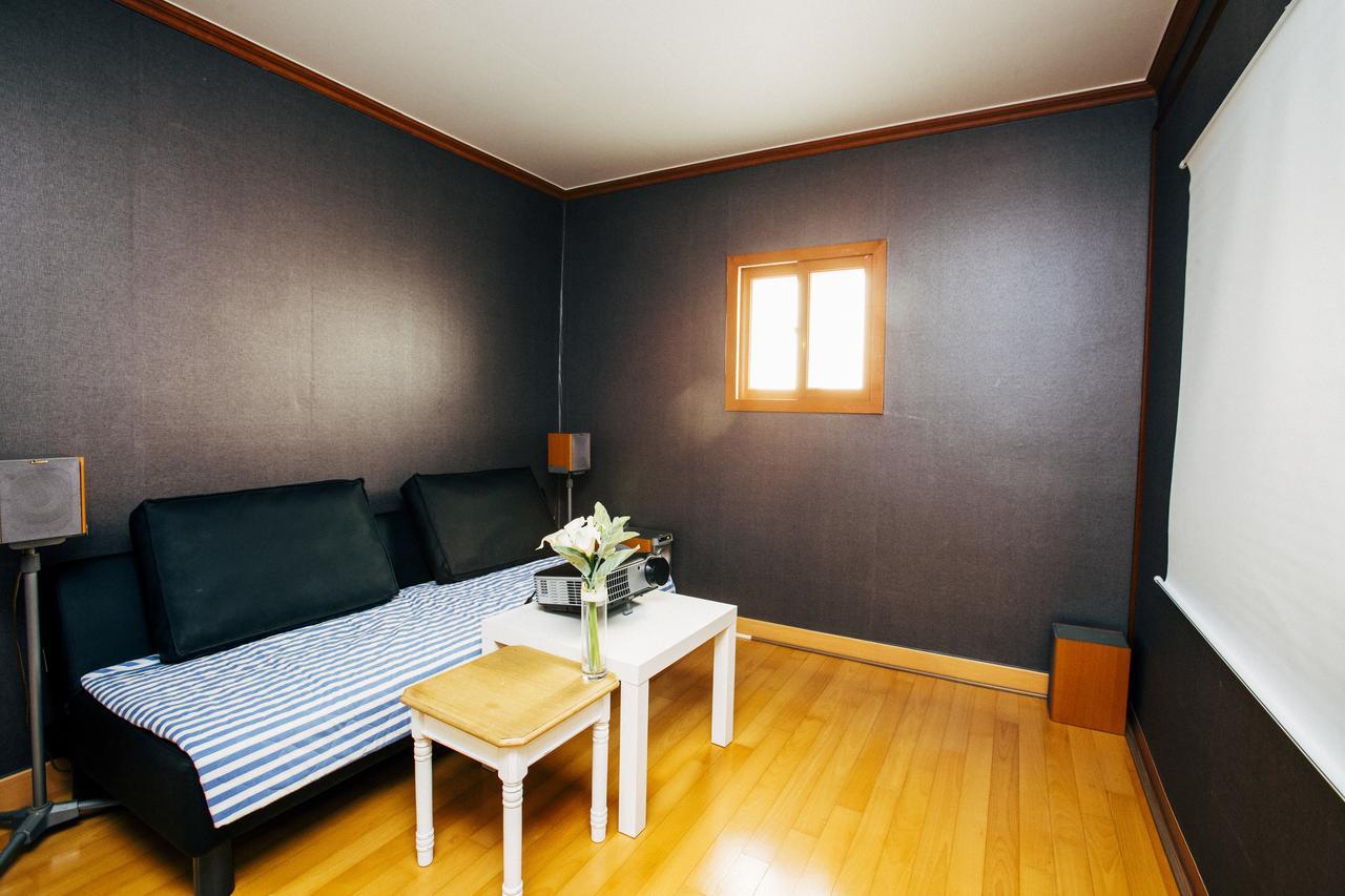 Antique Cozy House In Hongdae * Seoul