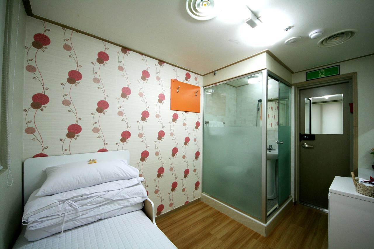 Rumah tetamu Vision 2*
