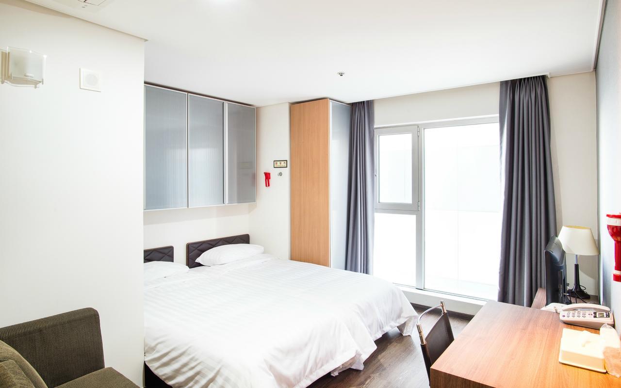 Arinus Shinchon Seoul