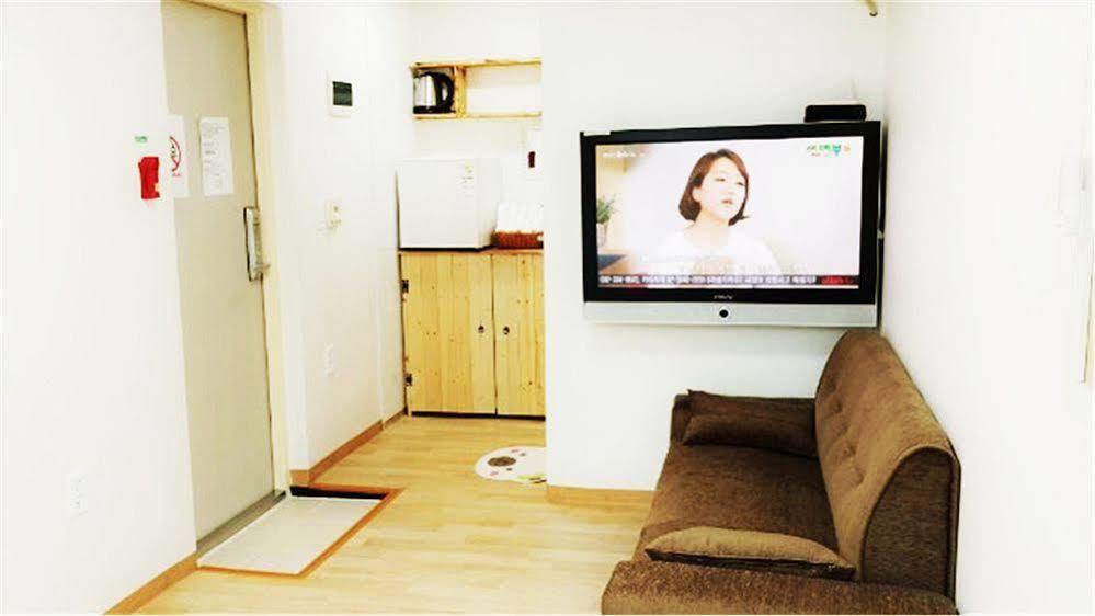 Iu Myeongdong Guest house Seoul