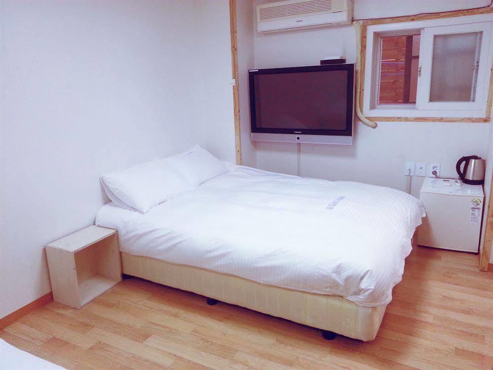 Iu Myeongdong Guest house Seoul