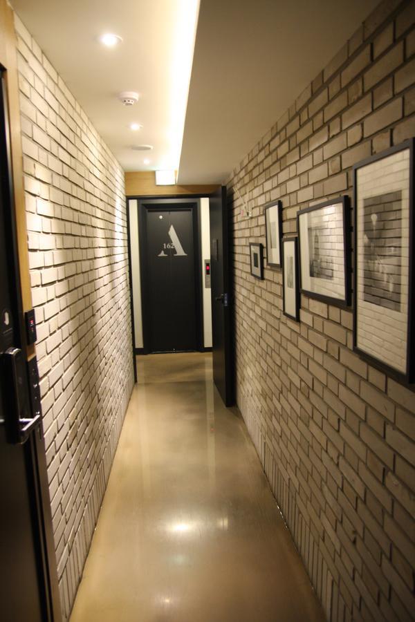 Avenue 162 *