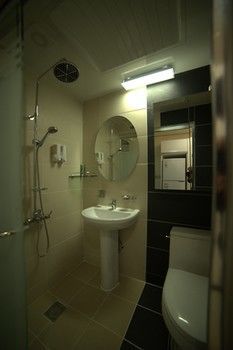 Cozybox Hotel 2*