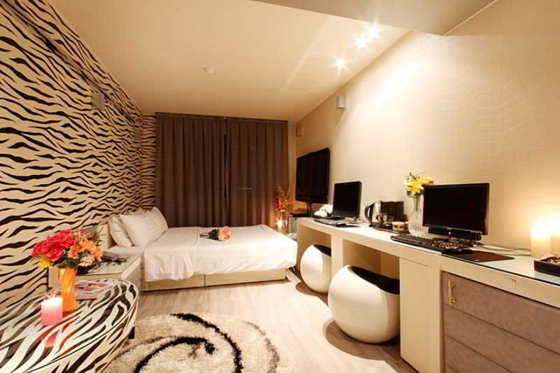 Hip Shinchon Hotel