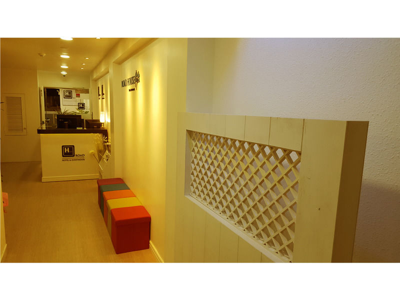 Guest house Road House Myeongdong 2*