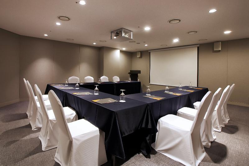 Hotel Entra Gangnam 3*