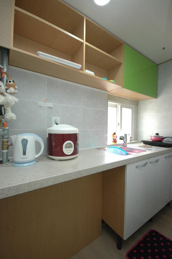Guest house Lottetower Rainbow House 2*