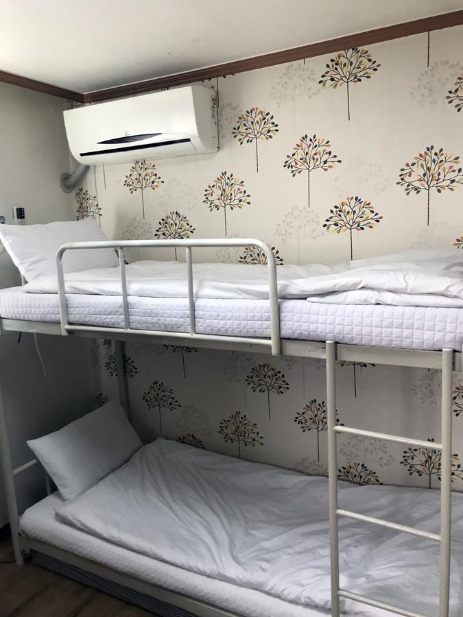 Hostel Huga Haus *