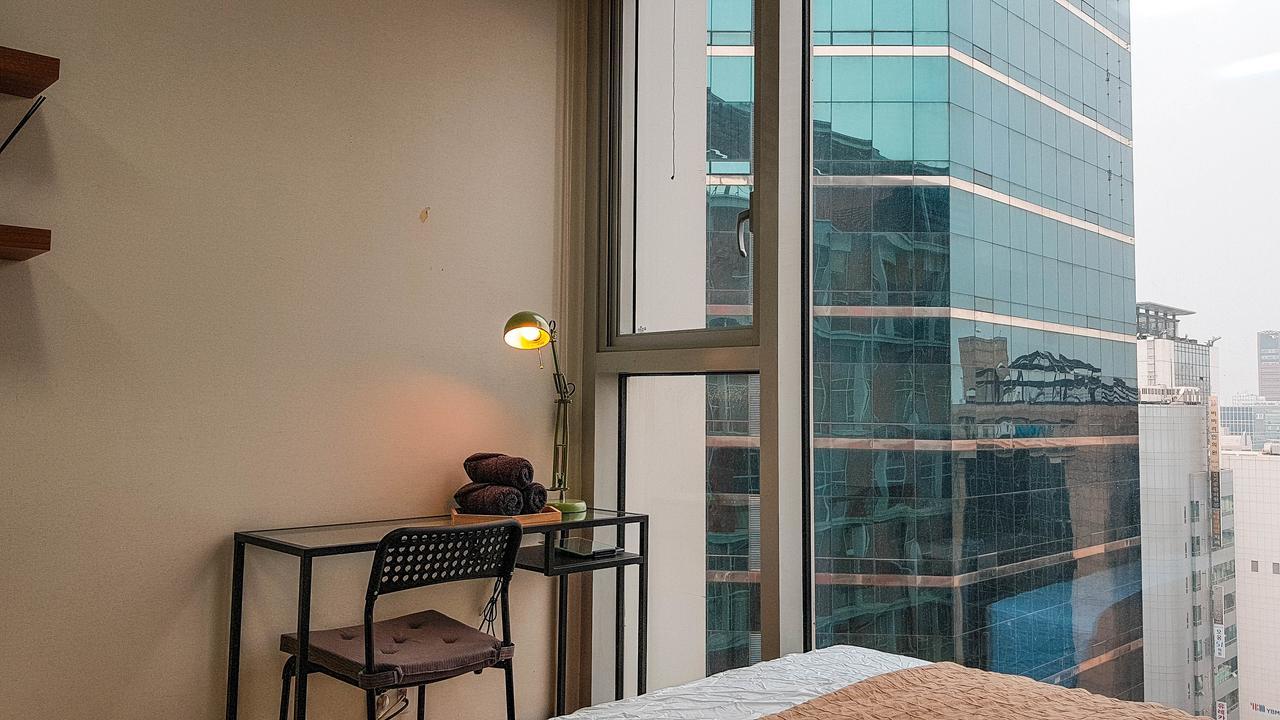 Apartment J Studio Gangnam Station *