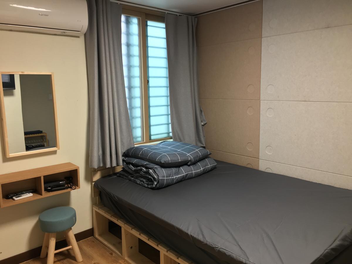 Take 1 Hongdae Hostel *