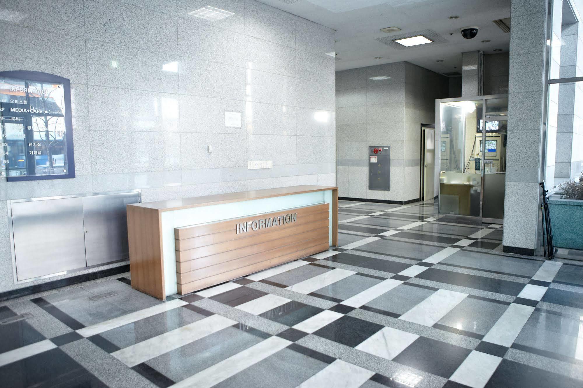Rocohouse Aparthotel