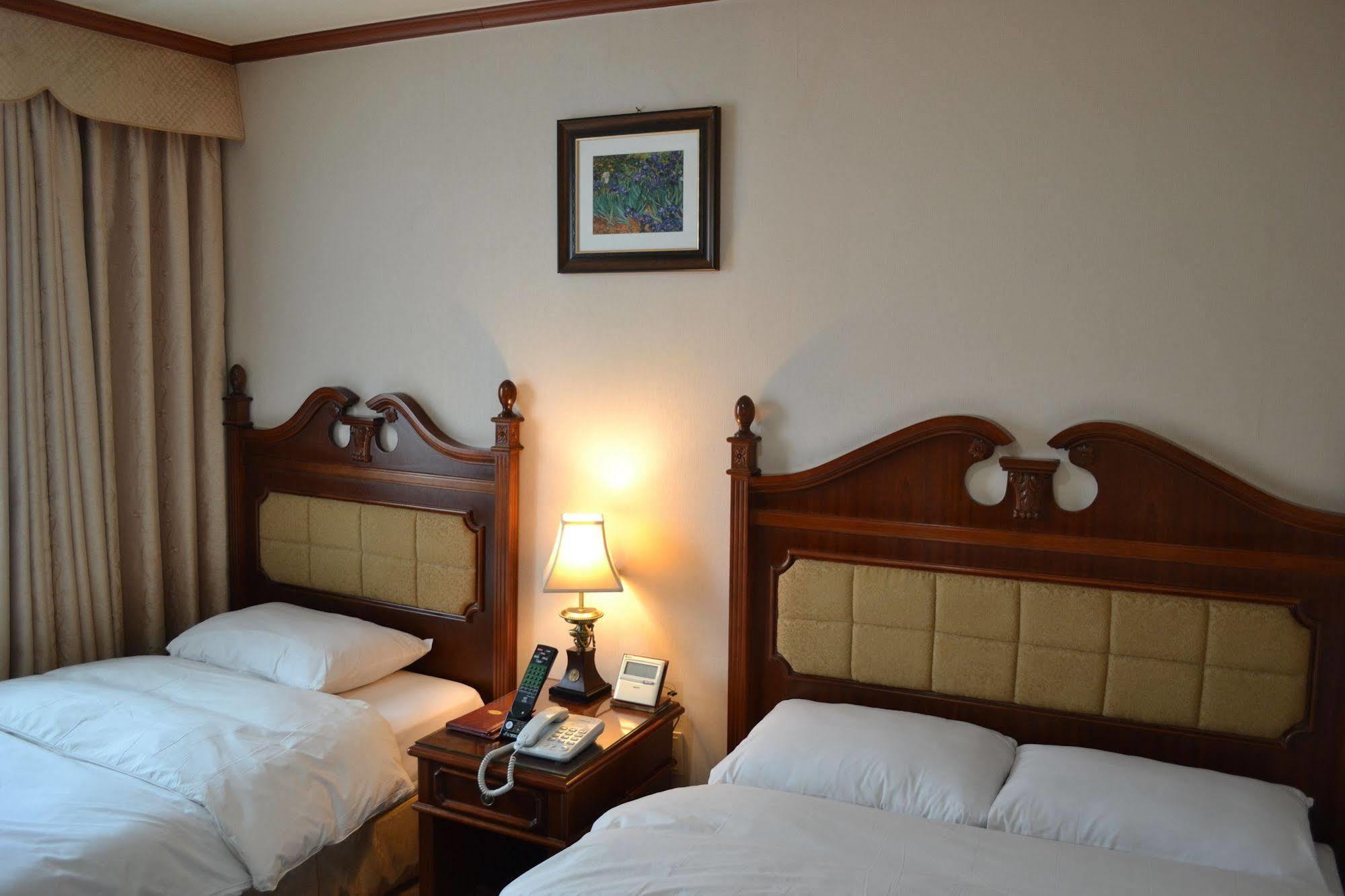 New Chonji Hotel Seoul
