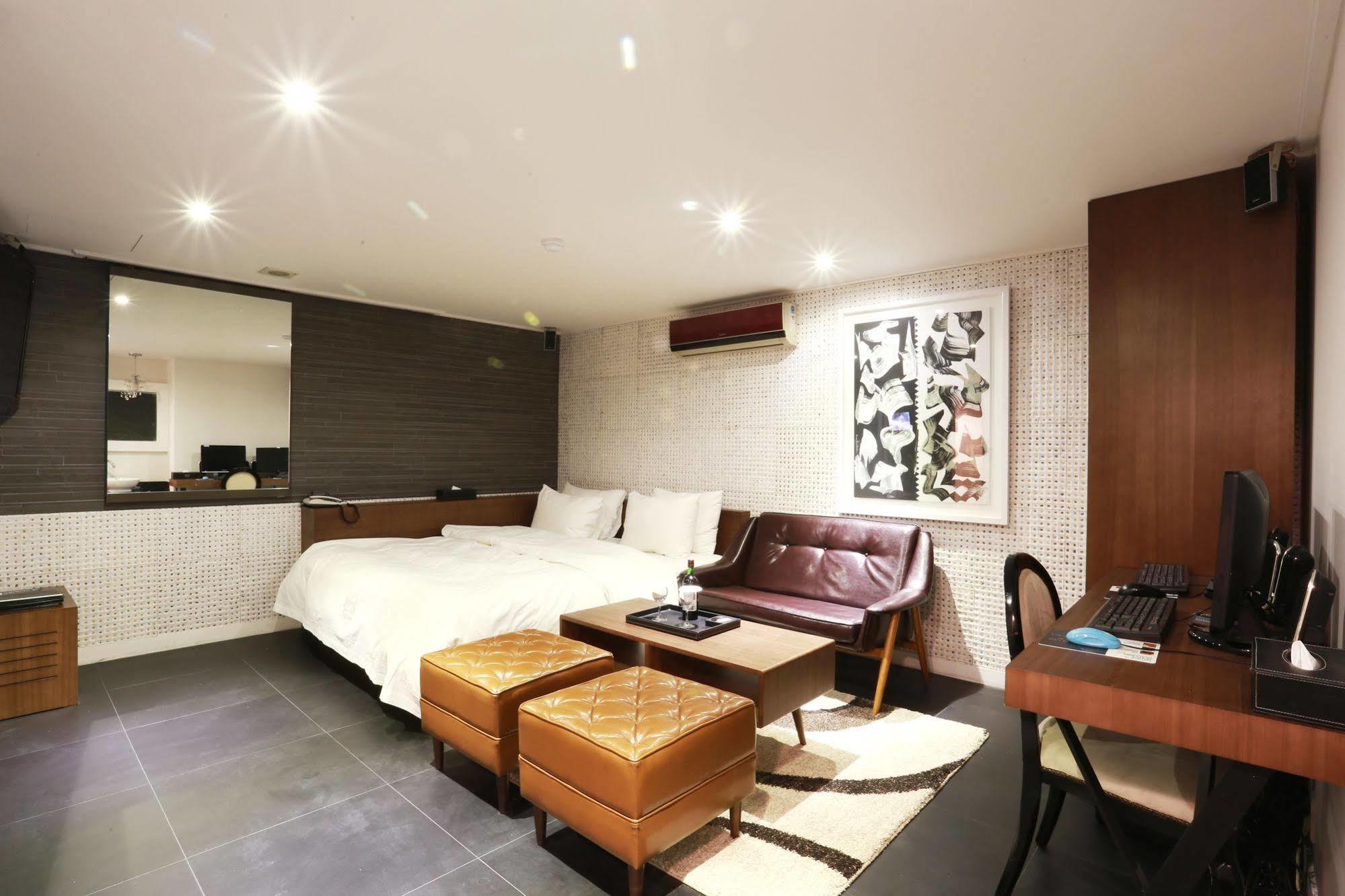 Cello Motel Hotel