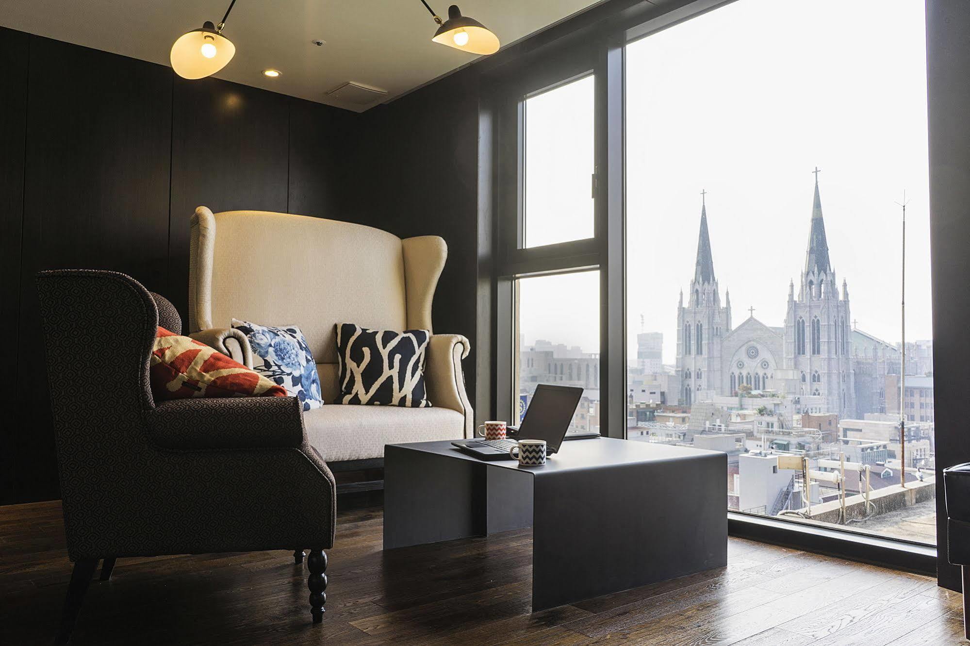 Richwell Hotel