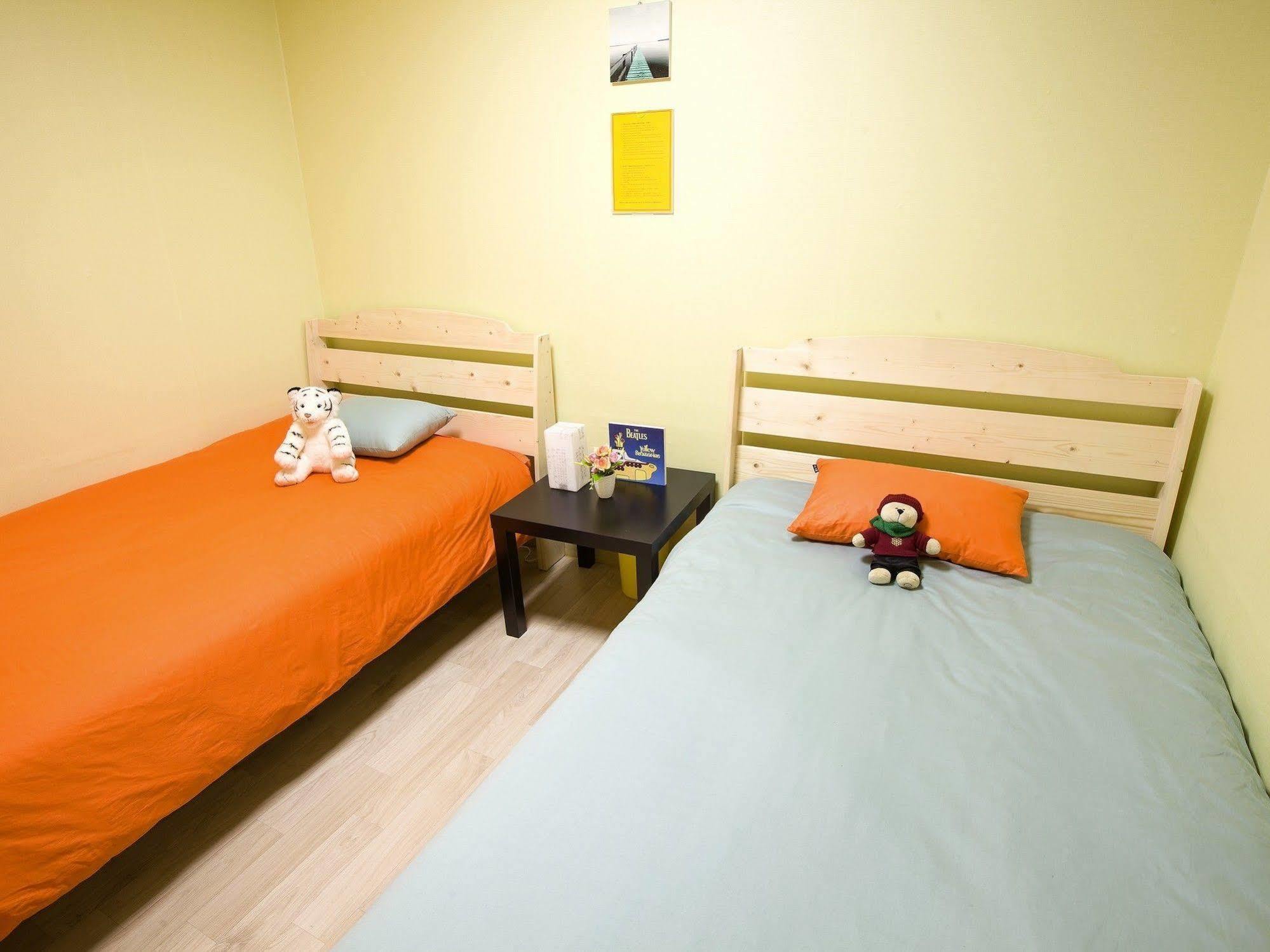 Corner Hostel *