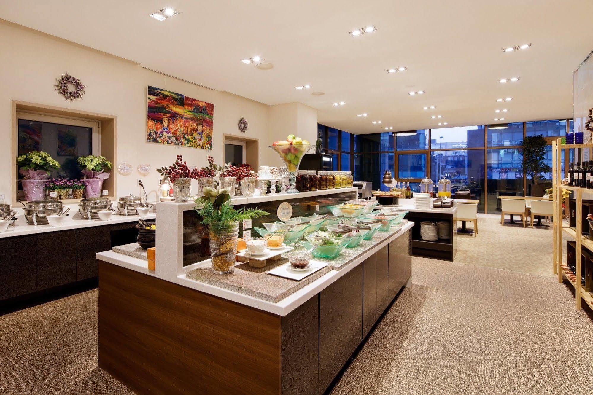 Ramada Encore By Wyndham Dongdaemun Hotel 4*