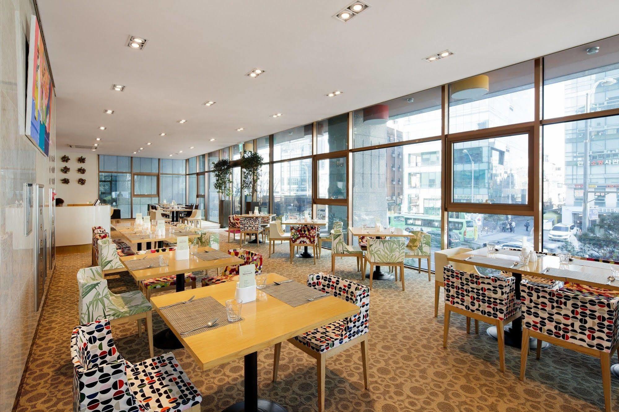 Ramada Encore By Wyndham Dongdaemun Hotel
