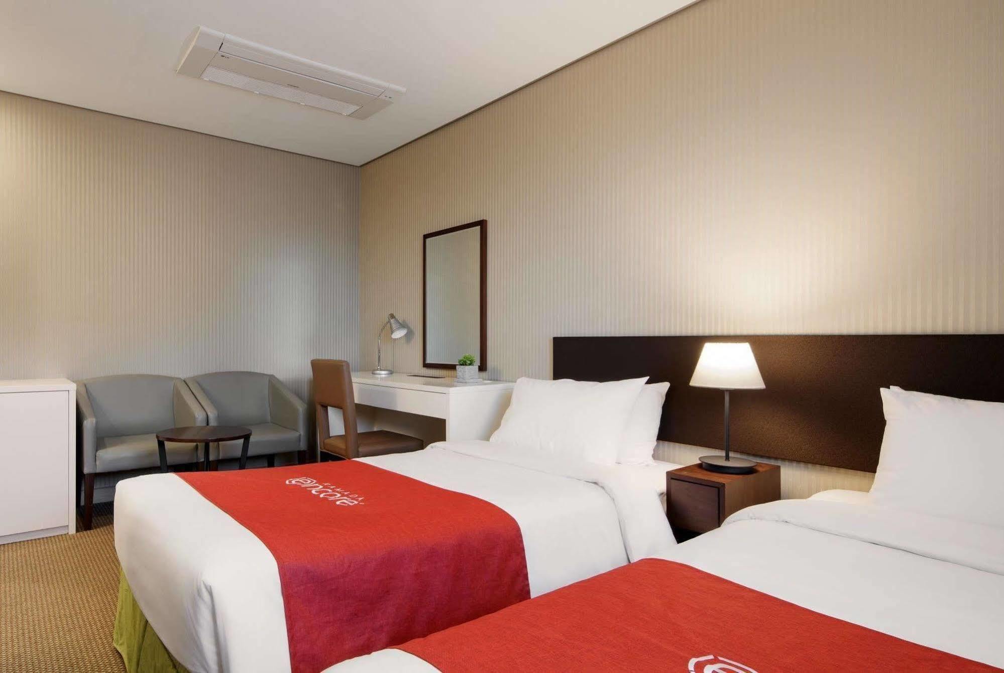 Ramada Encore By Wyndham Dongdaemun 4*