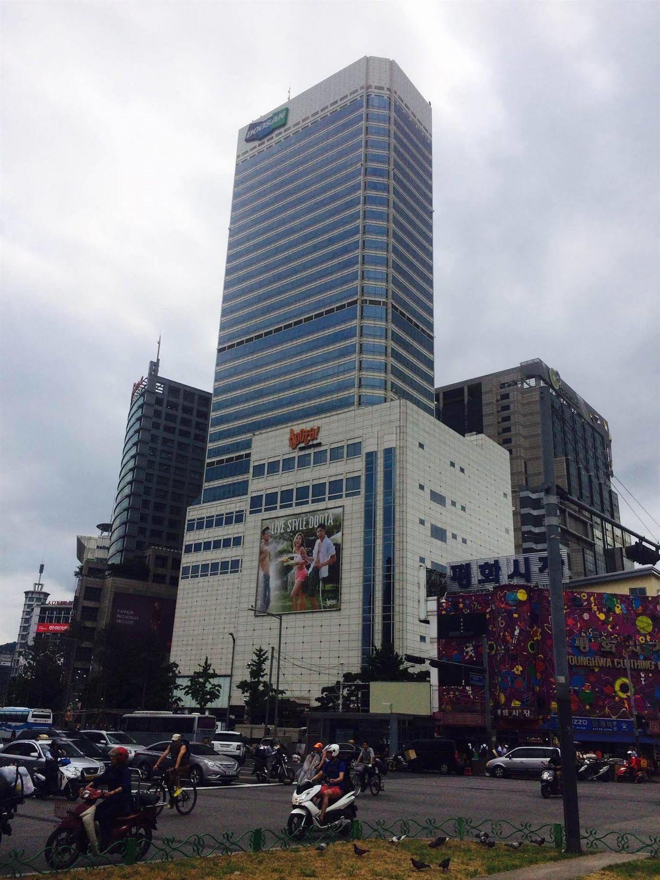 24 Dongdaemun Market 2*