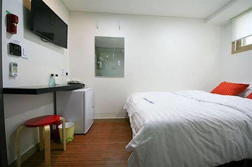 Star Guest Oneroomtel 3* Seoul