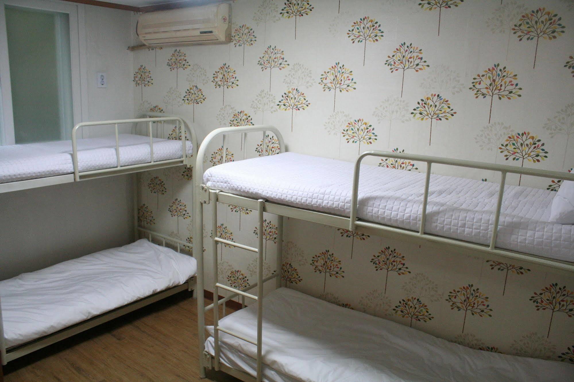 Huga Haus Hostel