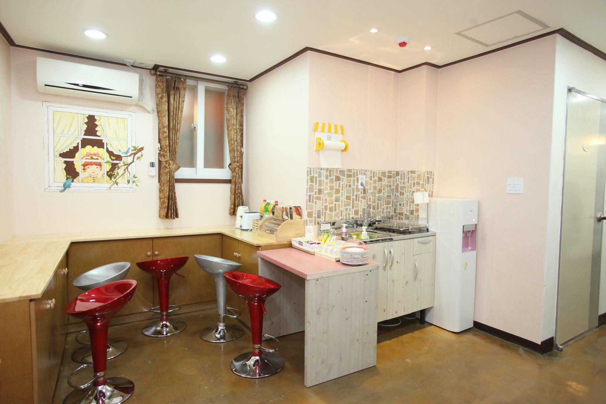 Kukje Myeongdong House 2*