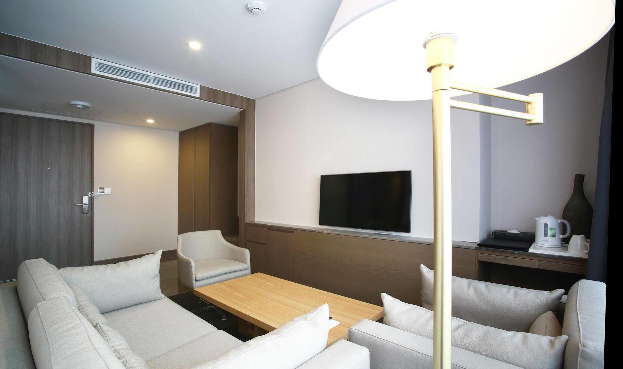 Amid Hotel 4*