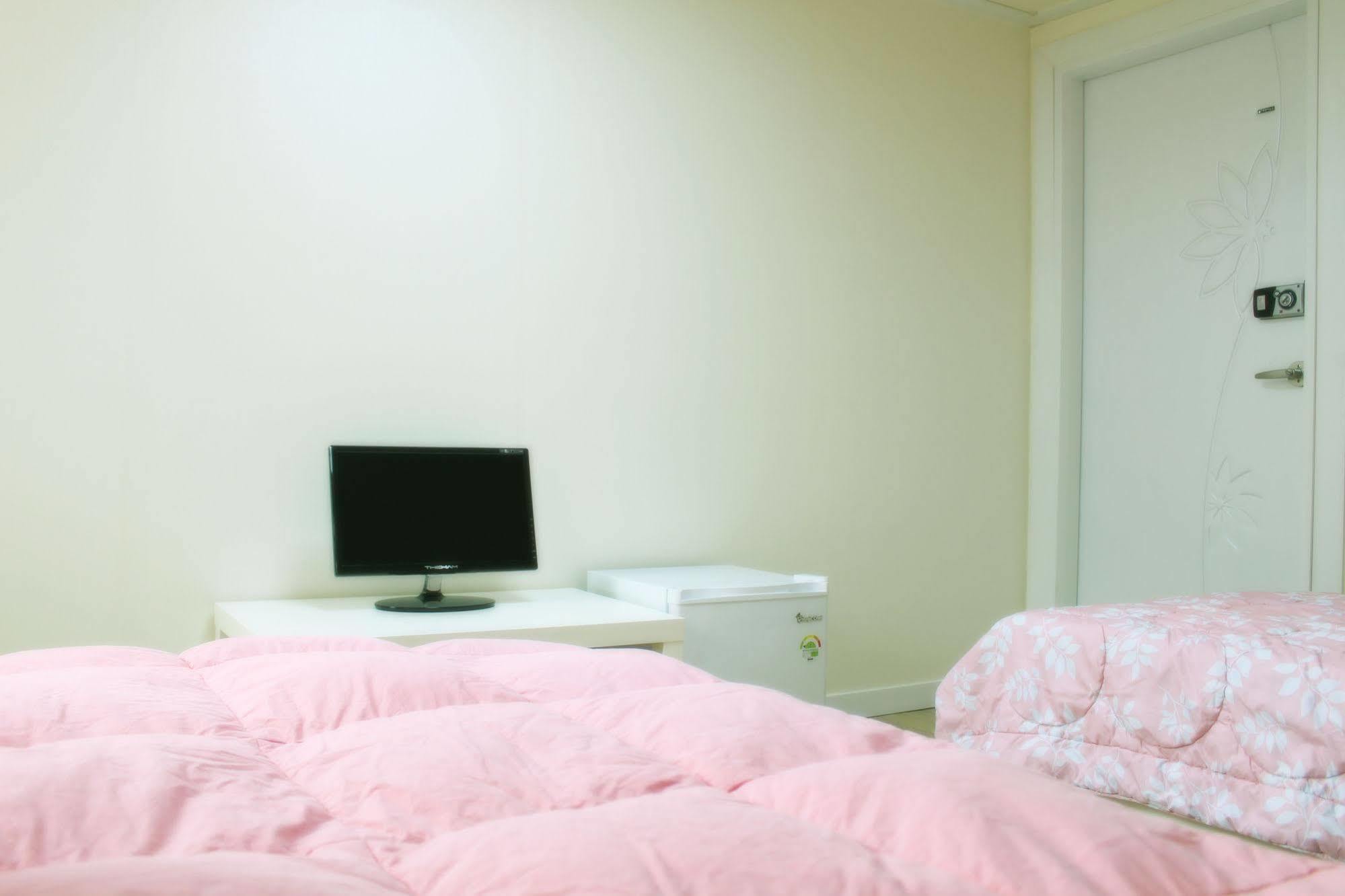 Patio 59 Hongdae Guest house 2*