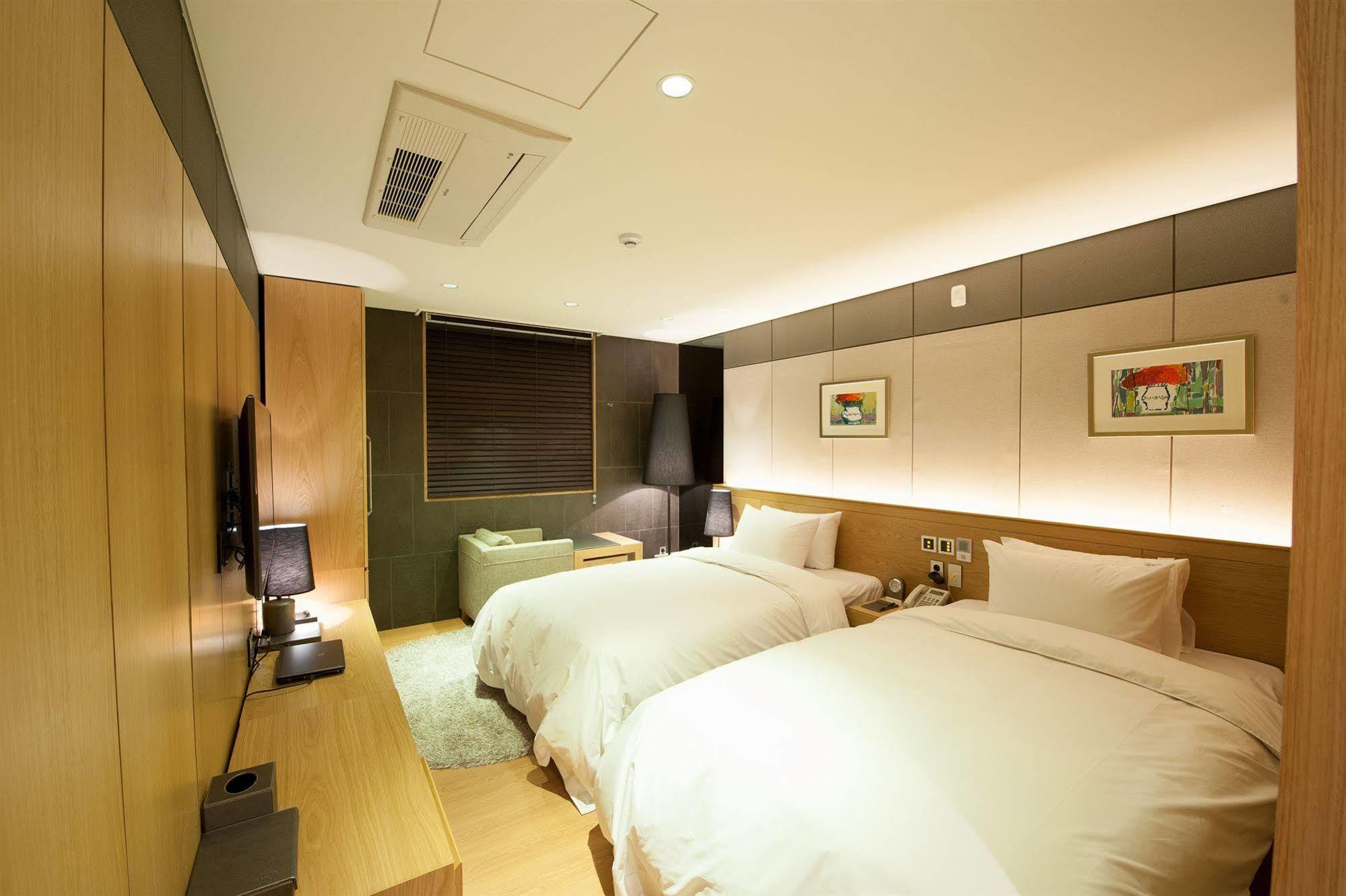Hotel Rian 3*