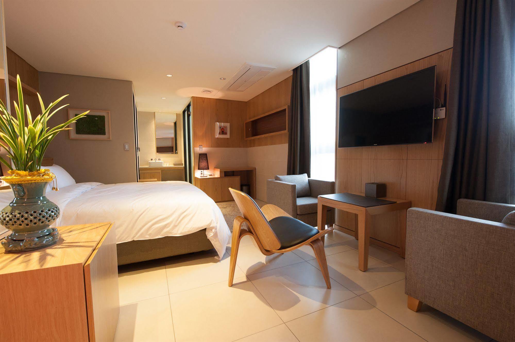 Rian 3* Seoul