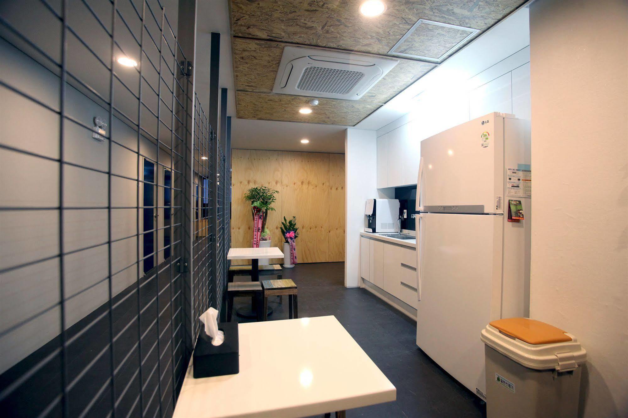 Kstar Metro Hotel
