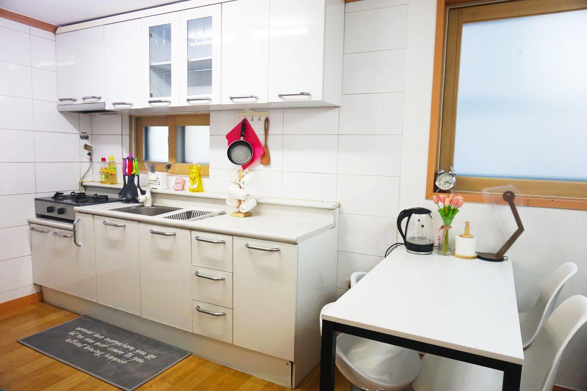 Guest house Hongdae Lailai House 2*