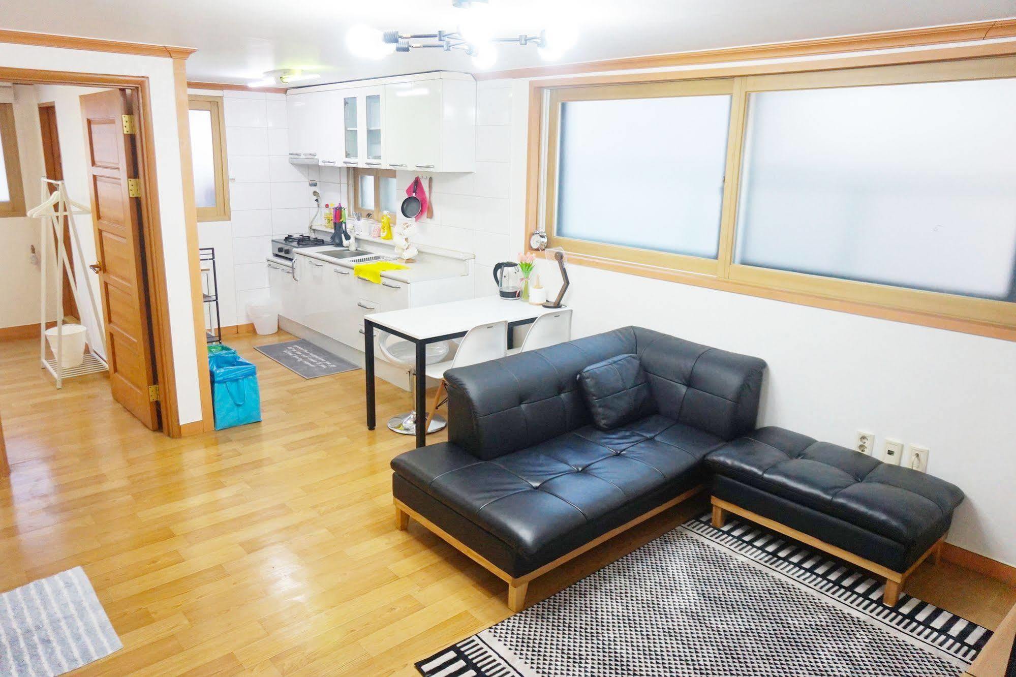 Guest house Hongdae Lailai House 2*