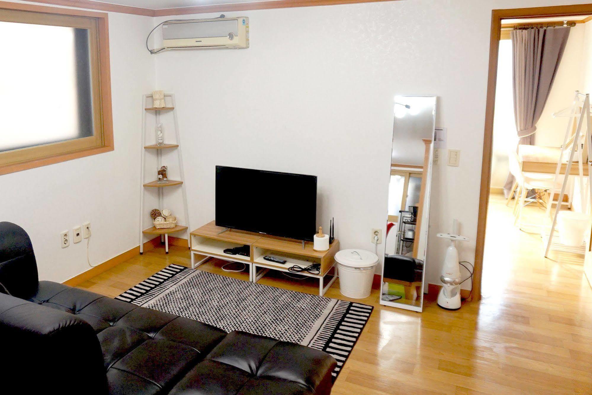 Hongdae Lailai House 2*