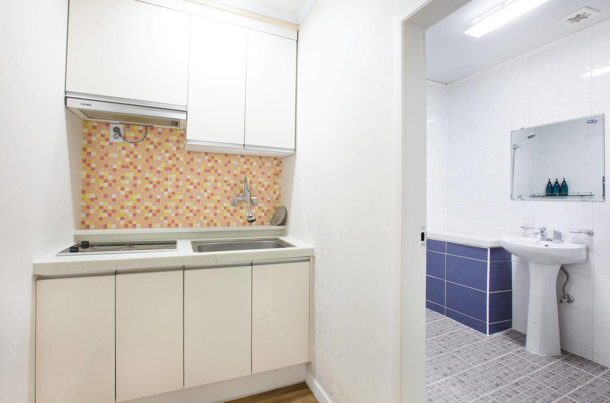 Guest house 24 Namsan Garden 2*