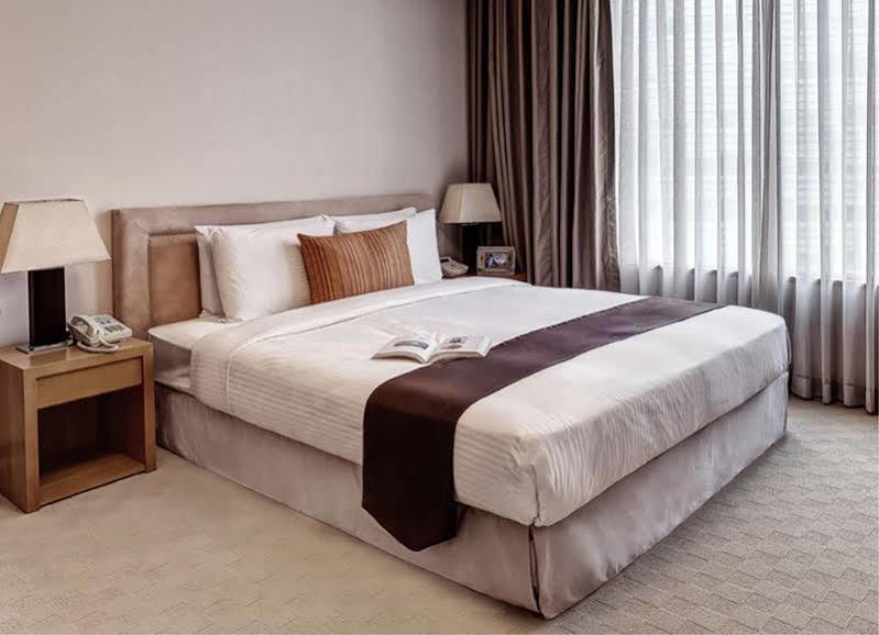 Somerset Palace Apartment *