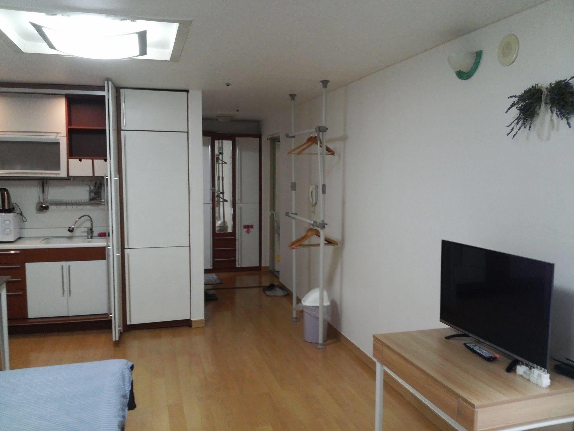 Rocohouse Aparthotel