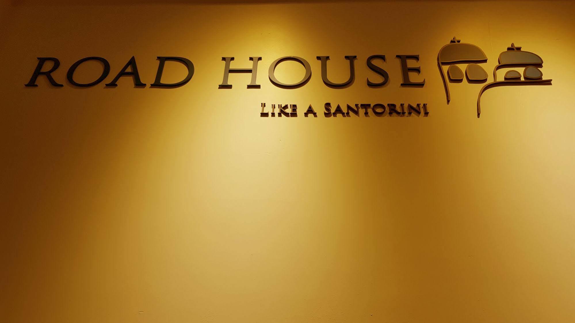 Guest house Road House Myeongdong 2*