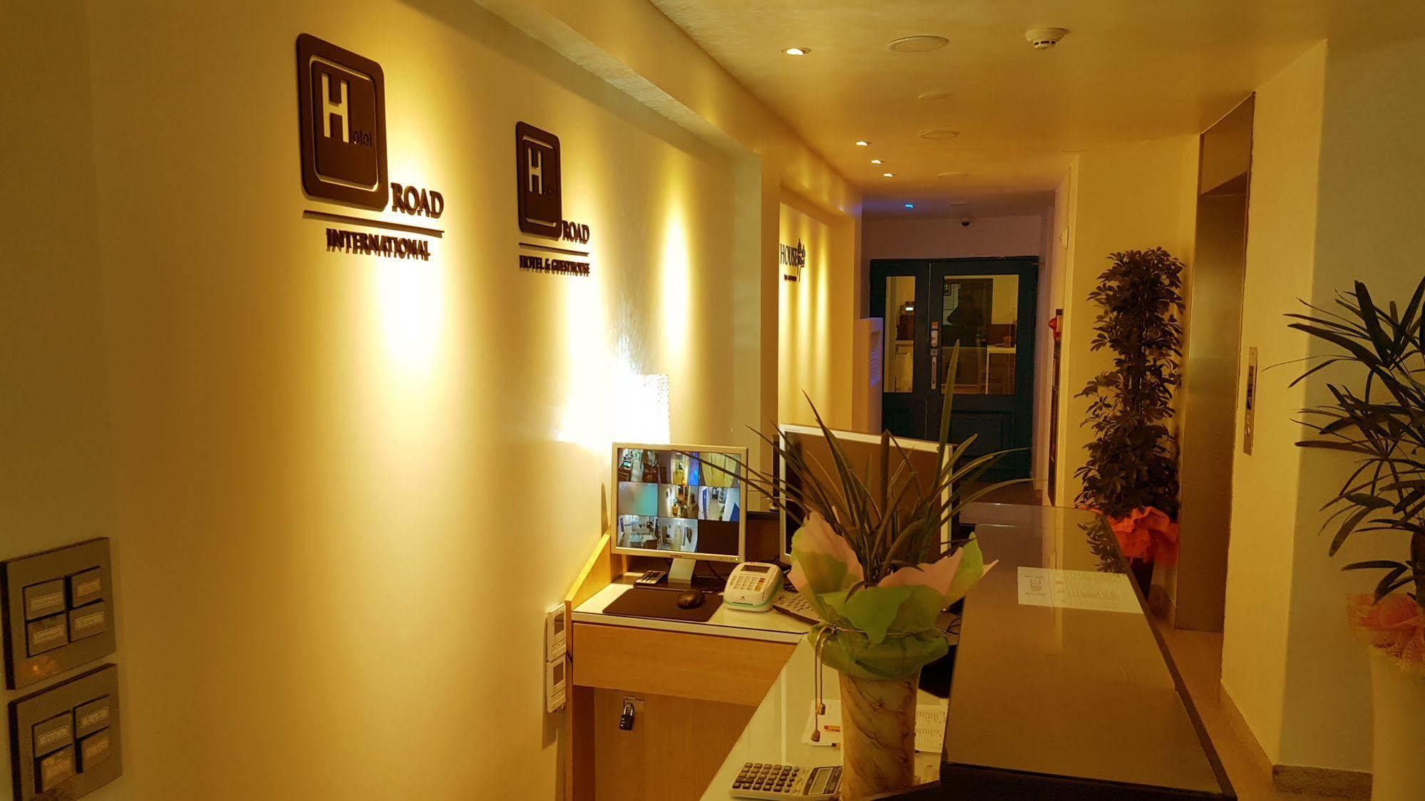 Road House Myeongdong Guest house 2*