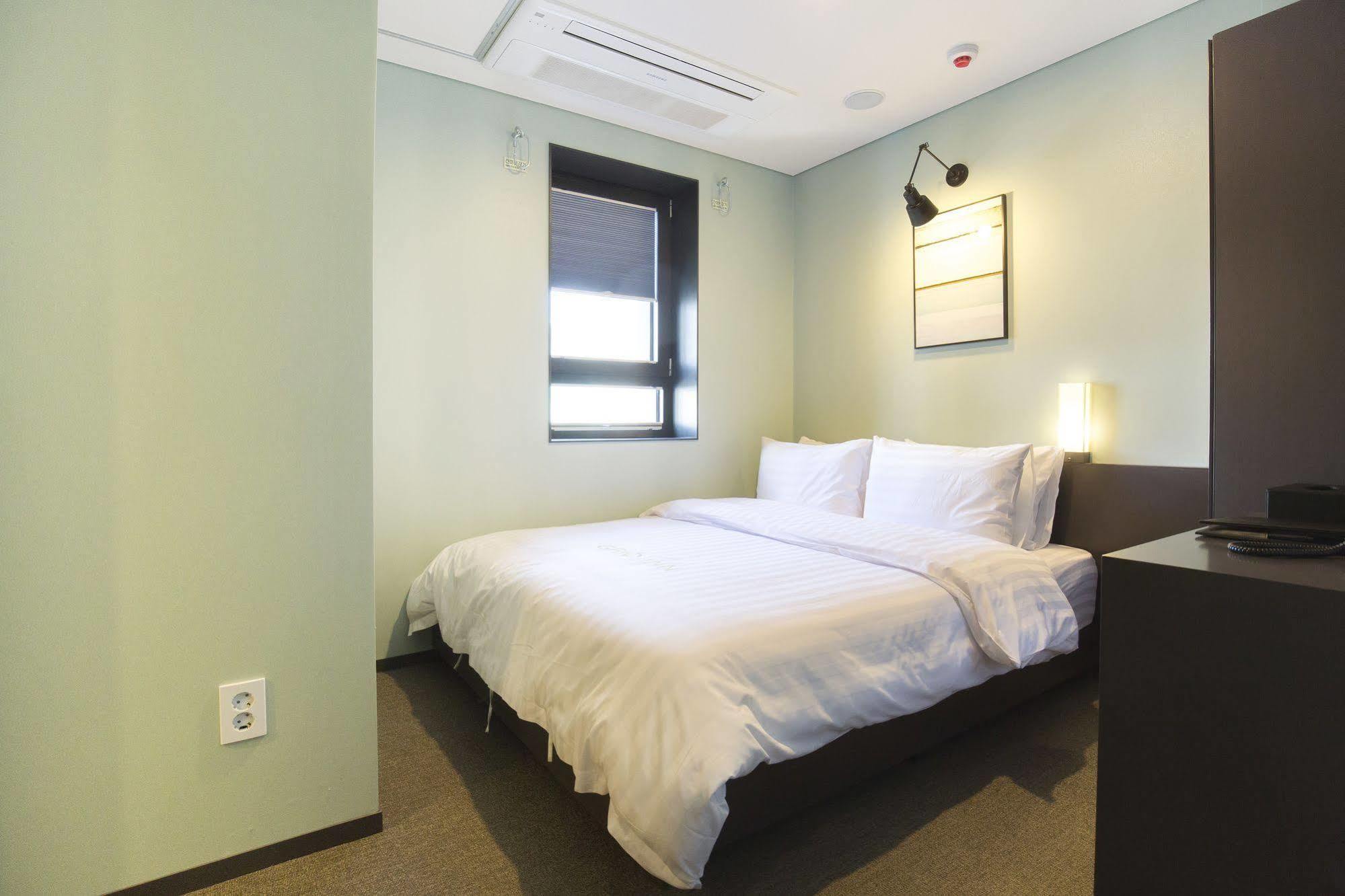 Grid Hotel