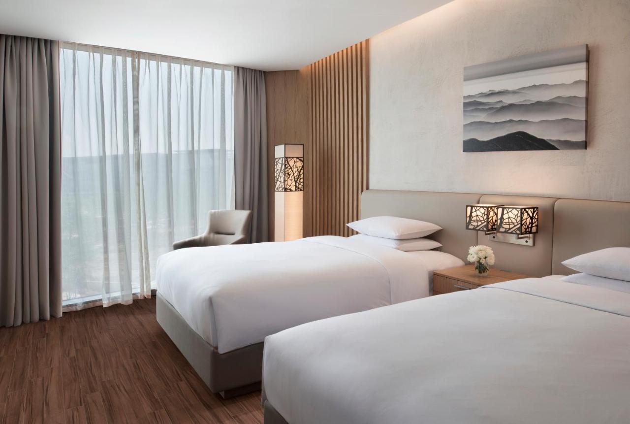 Courtyard By Marriott Botanic Park Hotel