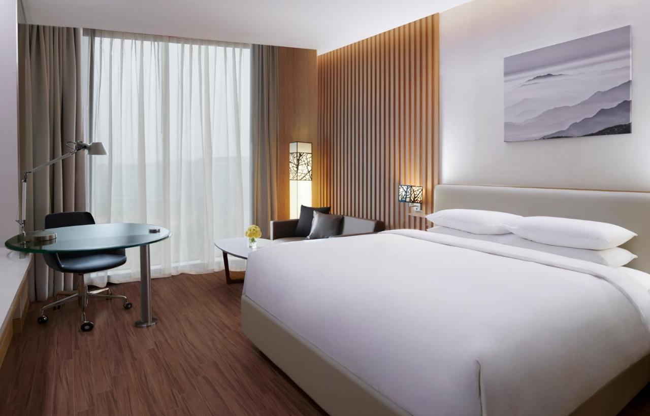 Courtyard By Marriott Botanic Park 4*