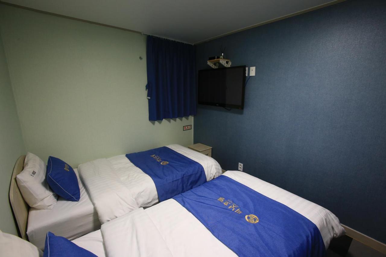 Peanut Hostel