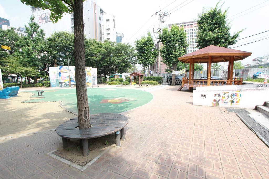 Cocoonstay Hongik Univ. Station Albergue