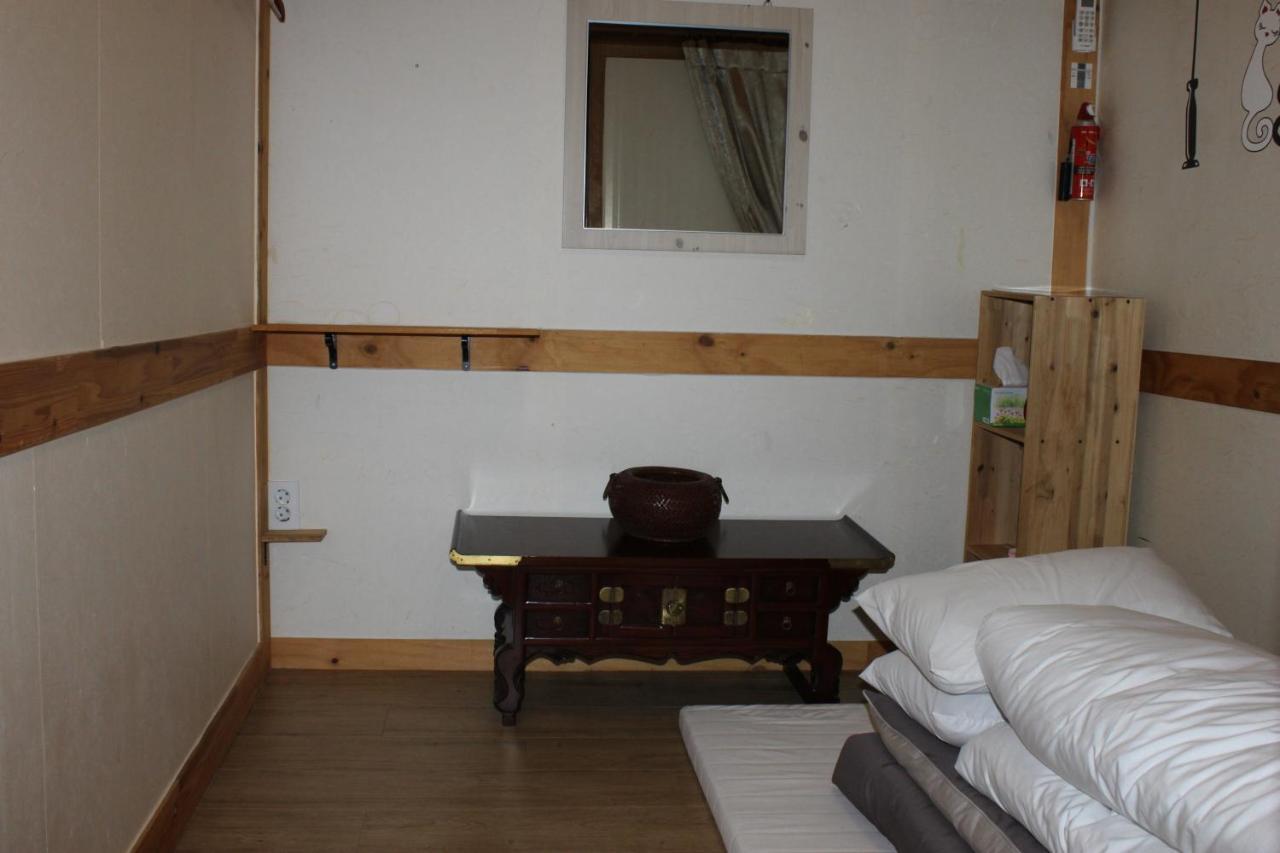 Rumah tetamu Charm Hanok 2*