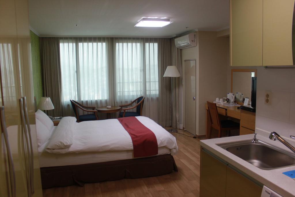 Eastgate Tower Hotel