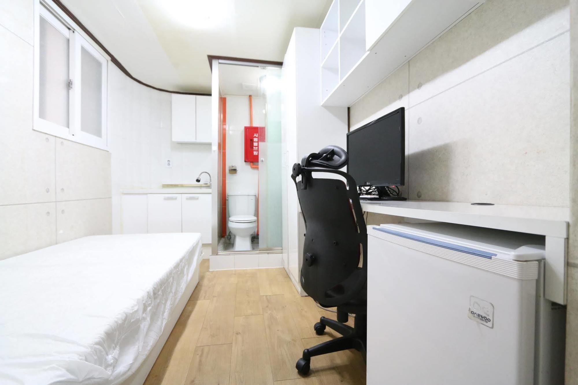 World Oneroomtel * Seoul