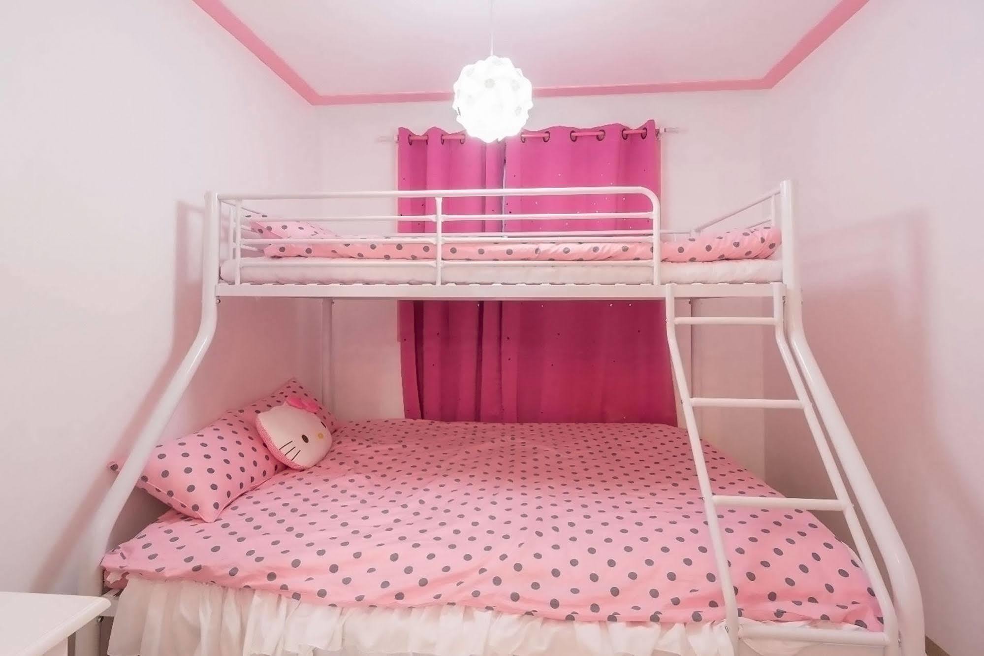 Nanu Pink Female Only * Seoul