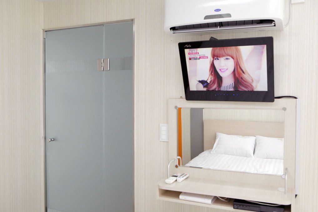 Hotel K Pop I