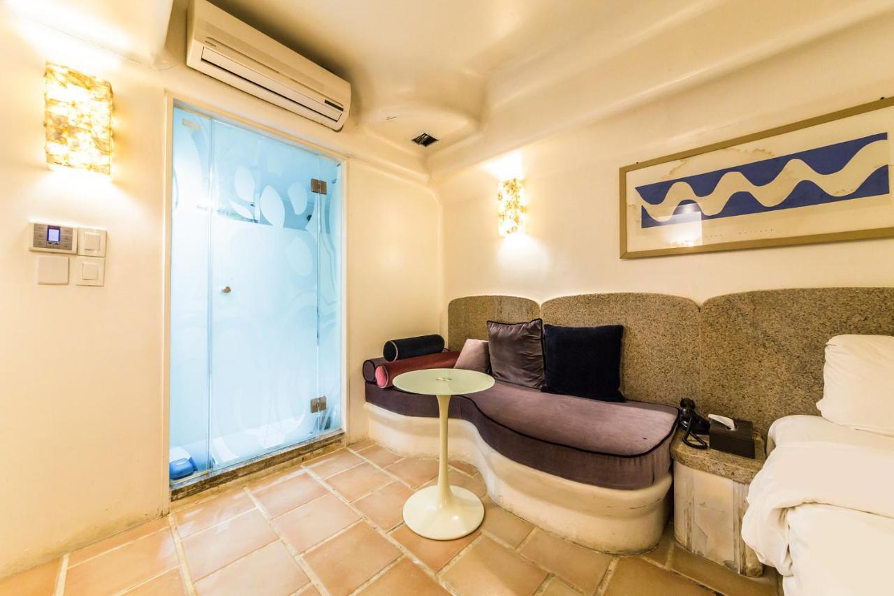 Hotel M